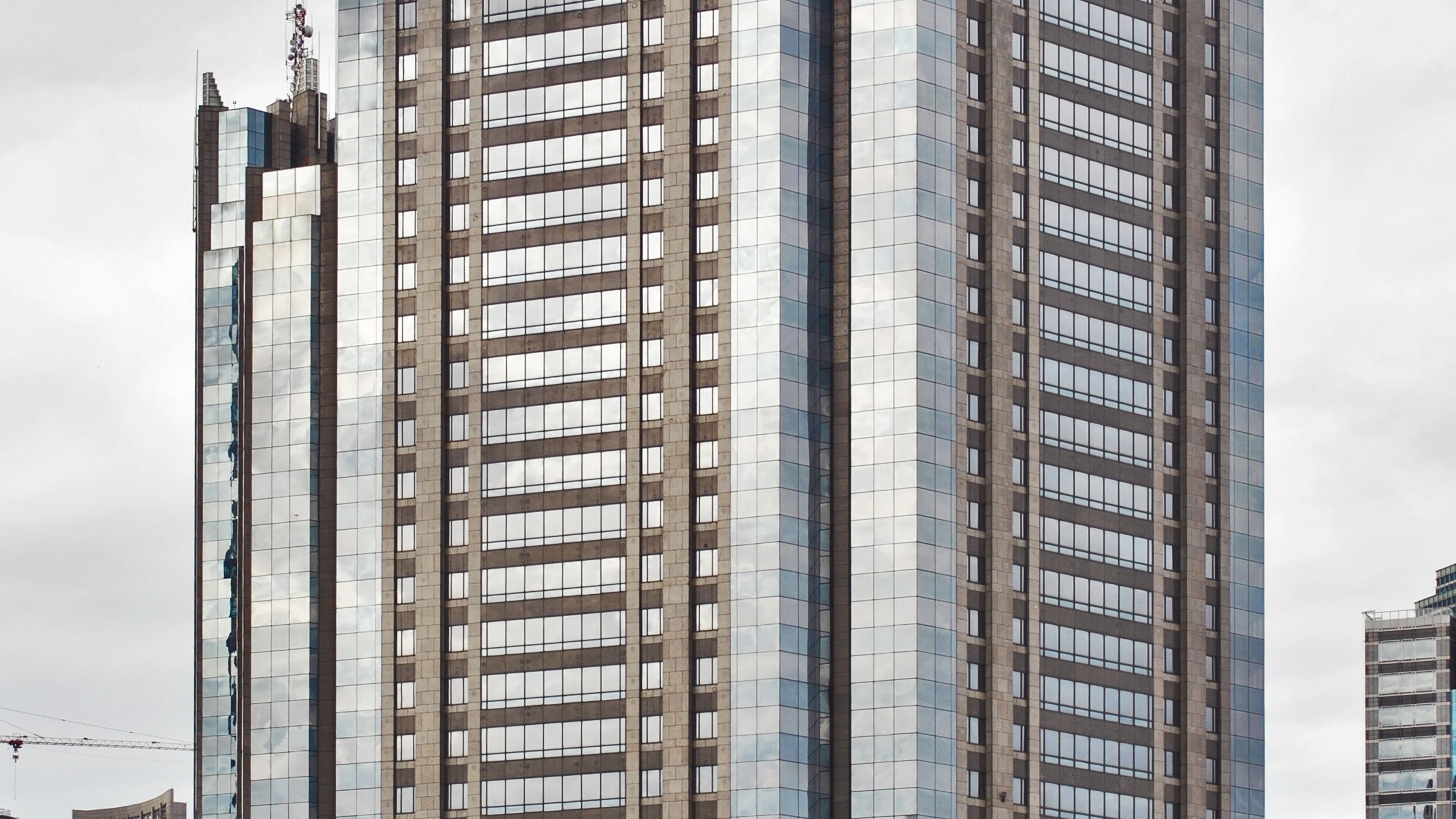 JCI Plunges 1.33% to 5,863, Dragged by Hot US Inflation