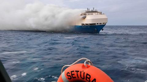 KM Prima Sentosa 火災、ベンクル海域で26名の乗組員全員が無事避難