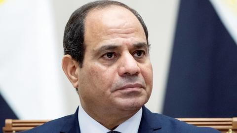 El-Sissi prêt à défendre l'Arabie saoudite, le Parlement égyptien…
