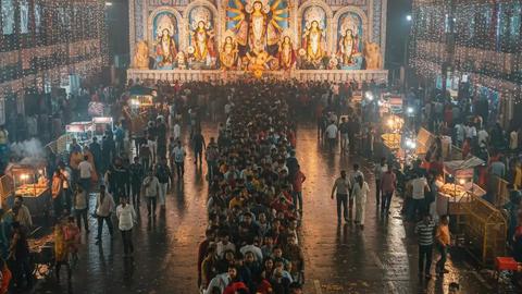 Tragédia no Durga Puja em Calcutá: 17 mortos pisoteados