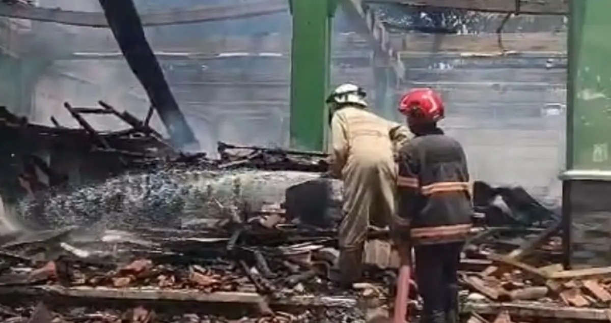Dewan Pondok Pesantren An-Nur Sumedang Hangus Terbakar, Kerugian…