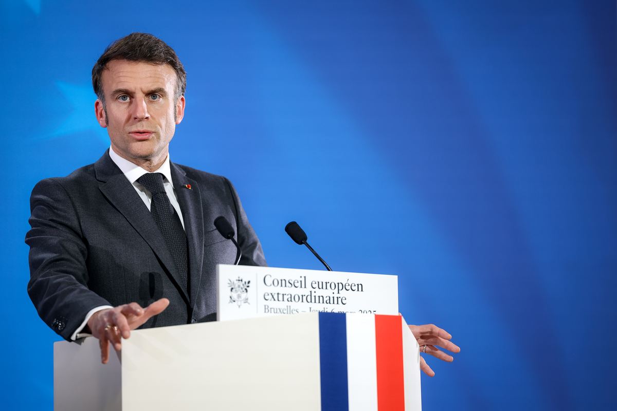 Macron Pertahankan Menteri Dalam Negeri di Tengah Rusuhan: 2,400…