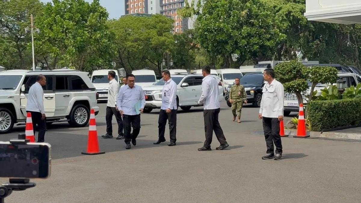 Prabowo Panggil Menko Polkam Dudung ke Istana Bahas Karhutla