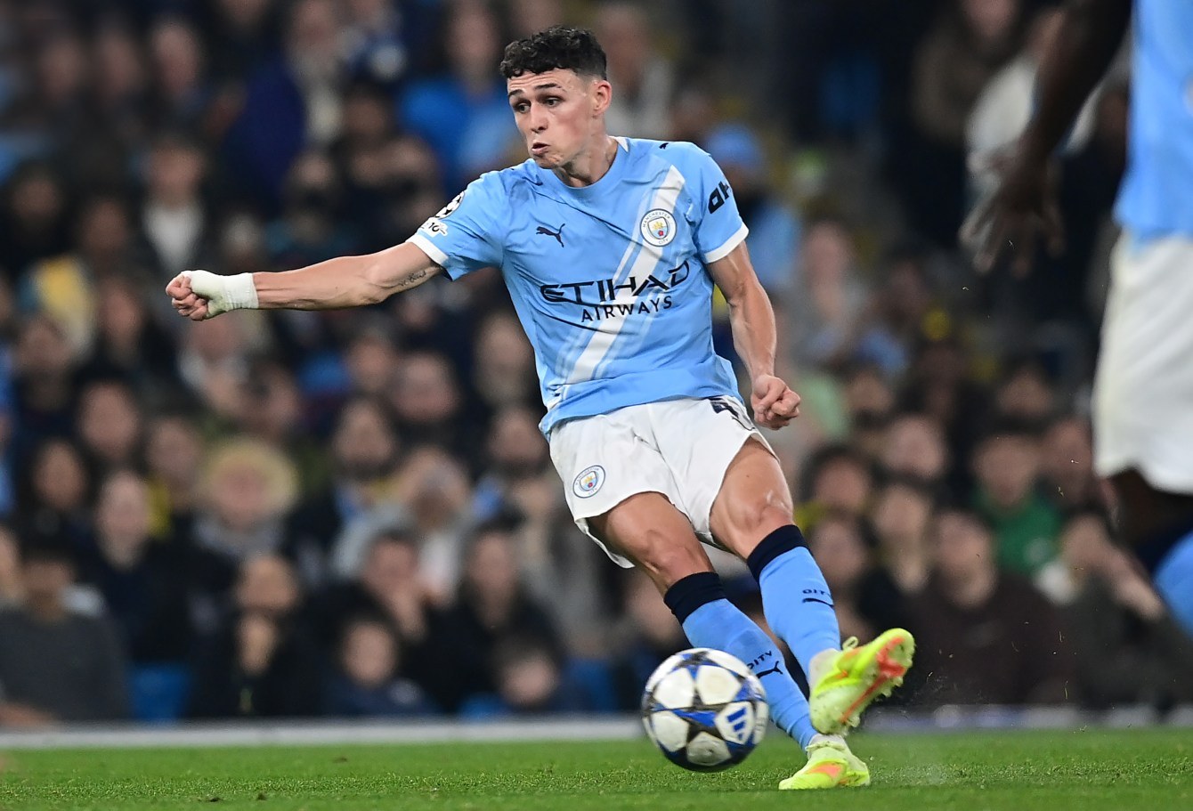 Hat-trick de Foden leva Man City a goleada de 5-1 sobre o AEK