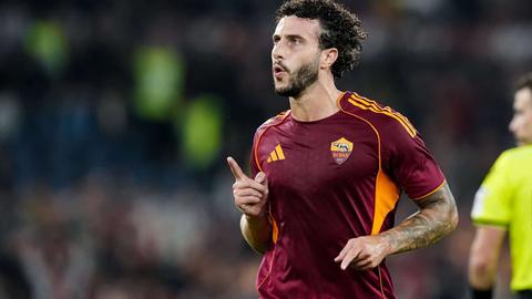 Roma écrase Slovan Bratislava 4-0 et décroche sa première victoire…