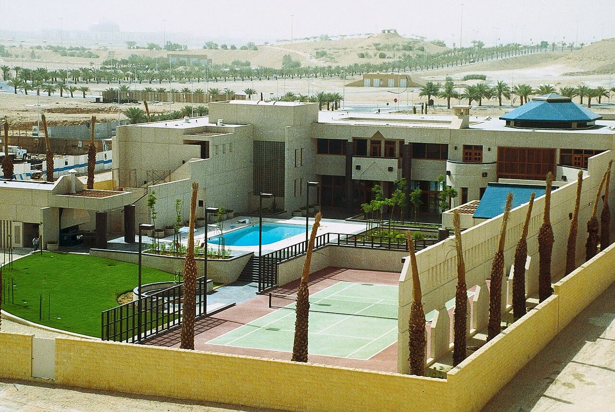 Ataque a escritório da Embaixada da Arábia Saudita mata 2…