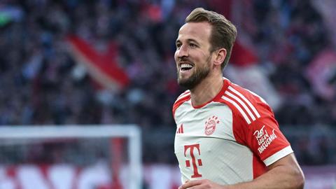 アリアンツ・アレーナのドラマ：バイエルン、アーセナルと2-2の引き分け
