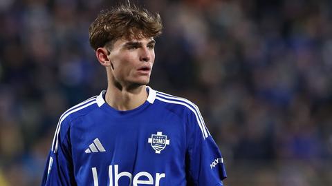 ハウ、マンチェスター・ユナイテッドを4-1で粉砕　ニコ・パスが2得点