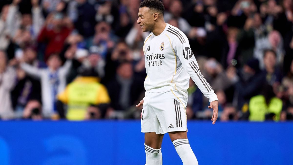 ريال مدريد يسحق لايبزيغ 4-1 ويواصل مسيرته المثالية في دوري أبطال…