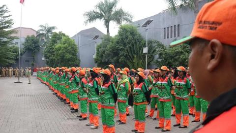 DLH DKI Buka 264 Lowongan Padat Karya, Upah Rp174 Ribu per Hari