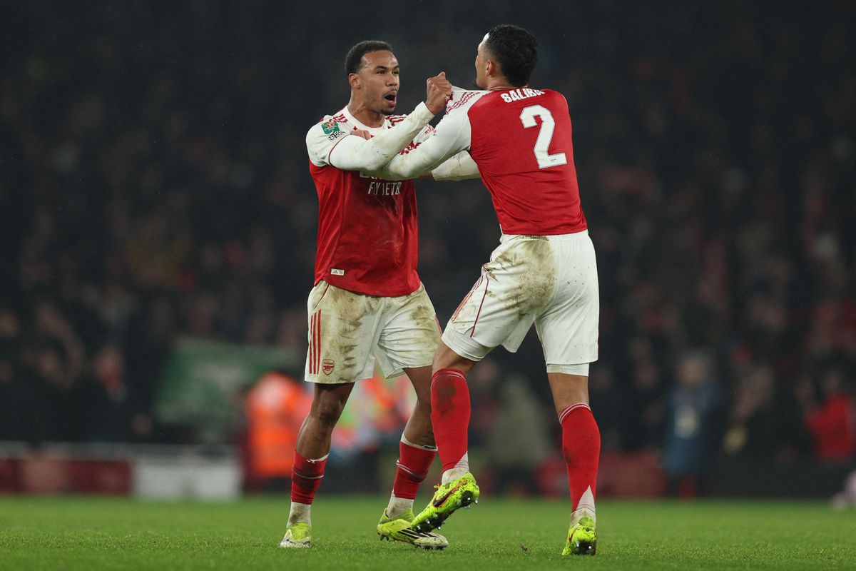 Arsenal Defenders Sink Everton 2-0 at Emirates