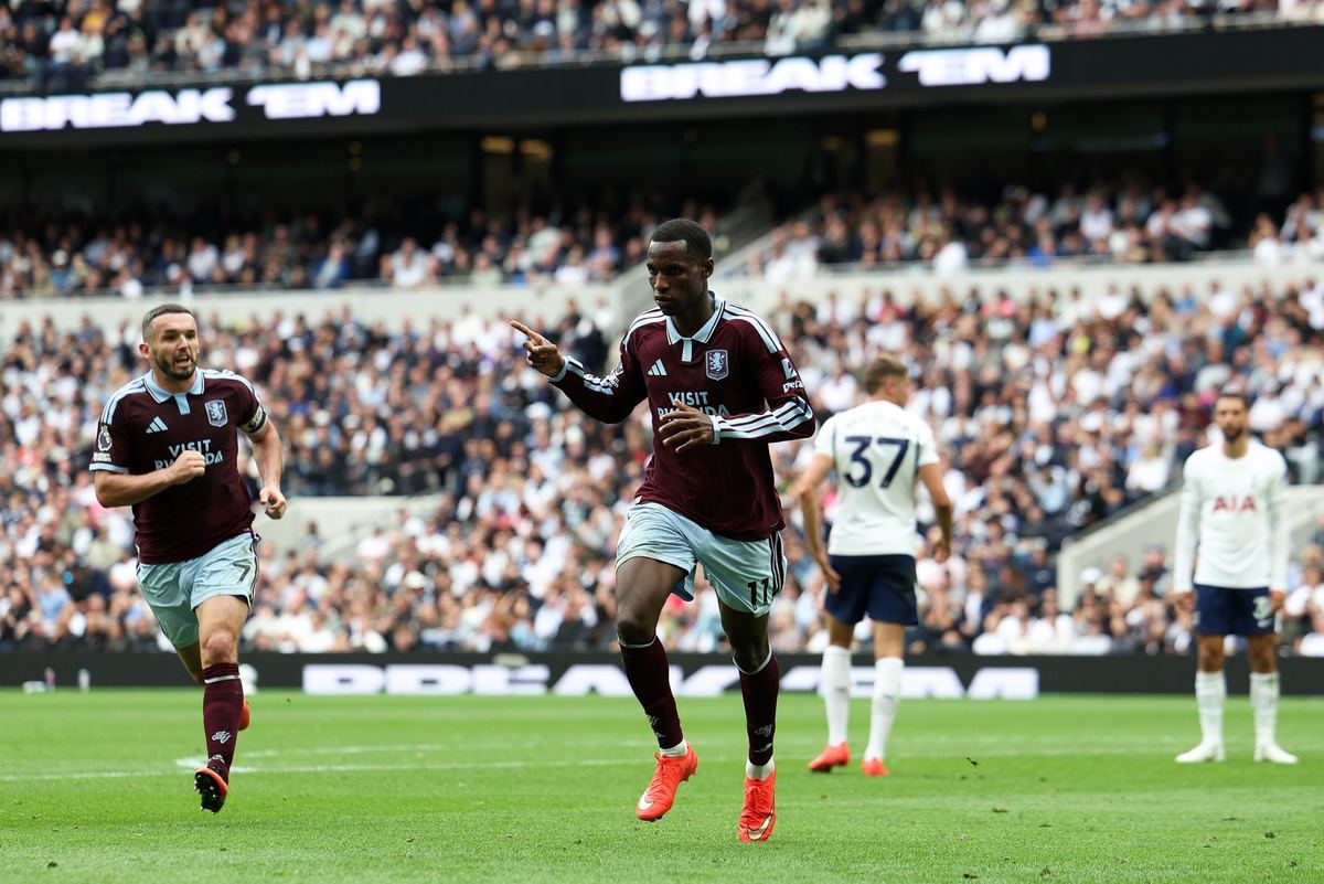 Jackson Brace Bawa Aston Villa Hentikan Man City 2-1
