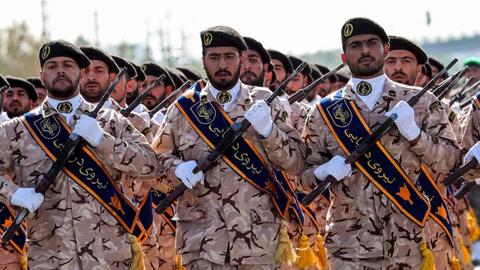 Iran on Highest Combat Alert, Trump Threatens Weekend Attack