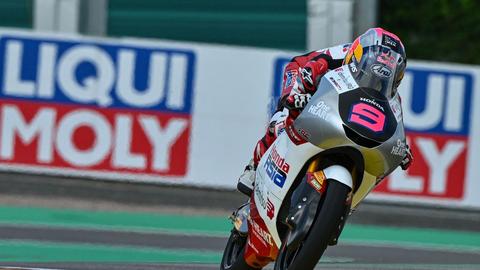 Veda Ega Pratama holt Pole in der Moto3 in Australien, eine Premiere…