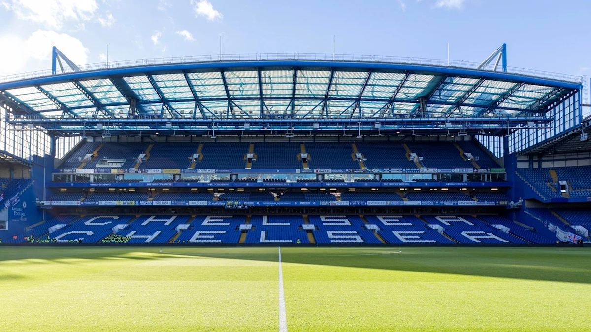 Gol Bunuh Diri Penders dan Gol Tel Menangkan Tottenham 2-0 di Chelsea