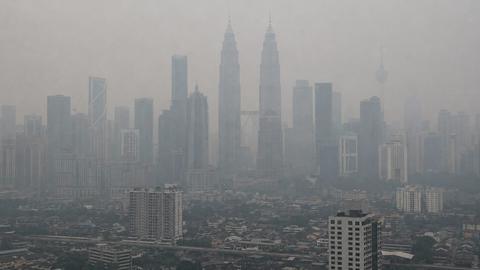Kabut asap Karhutla meliputi Singapura-Malaysia, sekolah ditutup