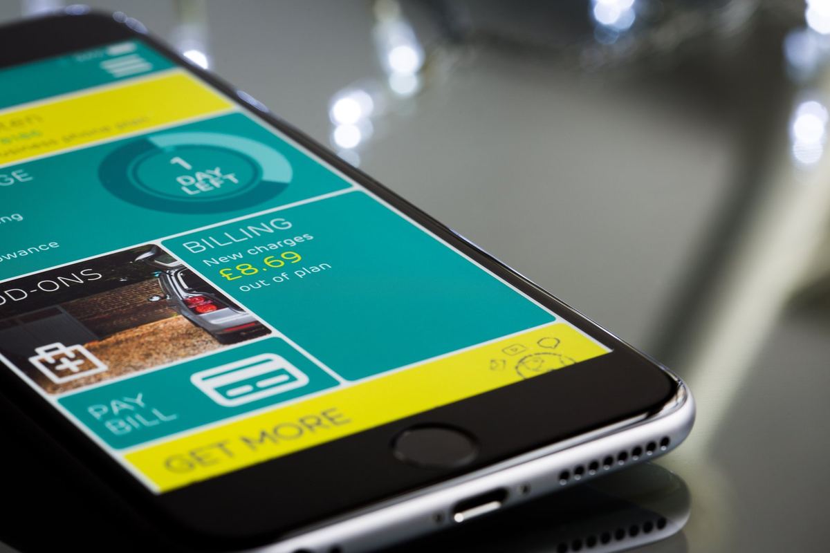 スマホで銀行間送金する方法:BI-FASTを使えばたったのRp2.500