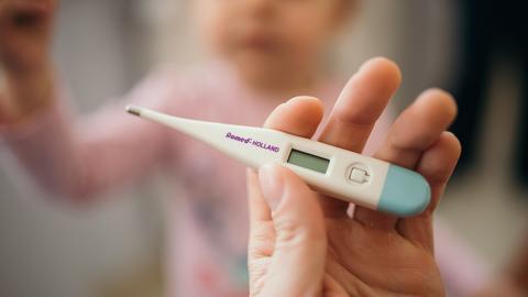 Fiebre en los niños: cómo tratarla en casa de forma adecuada