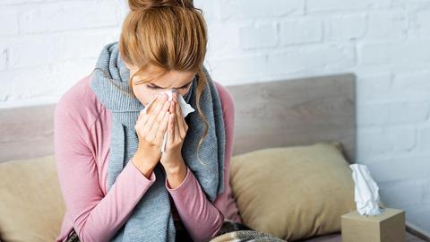 फ्लू: घर पर लक्षणों को जल्दी कैसे कम करें
