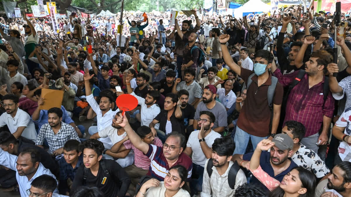 インドのZ世代抗議拡大、モディ政権にとって2014年以来最悪の危機