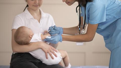 乳児のための完全な基礎予防接種：スケジュールとワクチンの種類