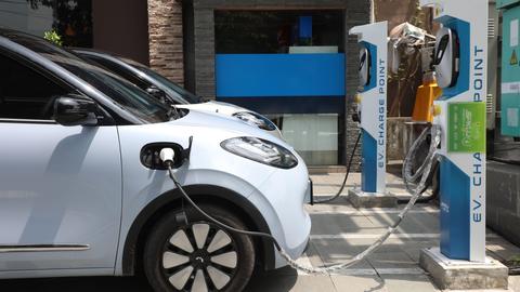 Insentif Mobil Listrik Impor Dihentikan 2026, Fokus Produksi Lokal