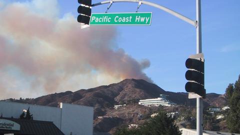 L'incendie Bryson frappe Malibu, des ordres d'évacuation émis
