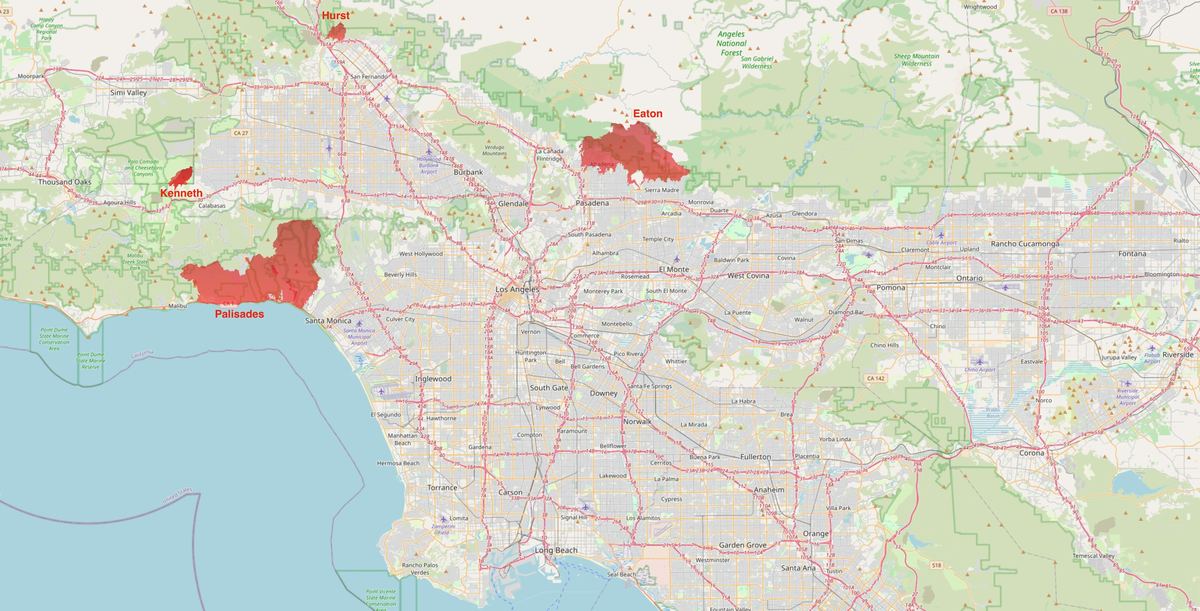 カリフォルニア州ノルテ火災拡大：住宅6棟全焼、数千人が避難
