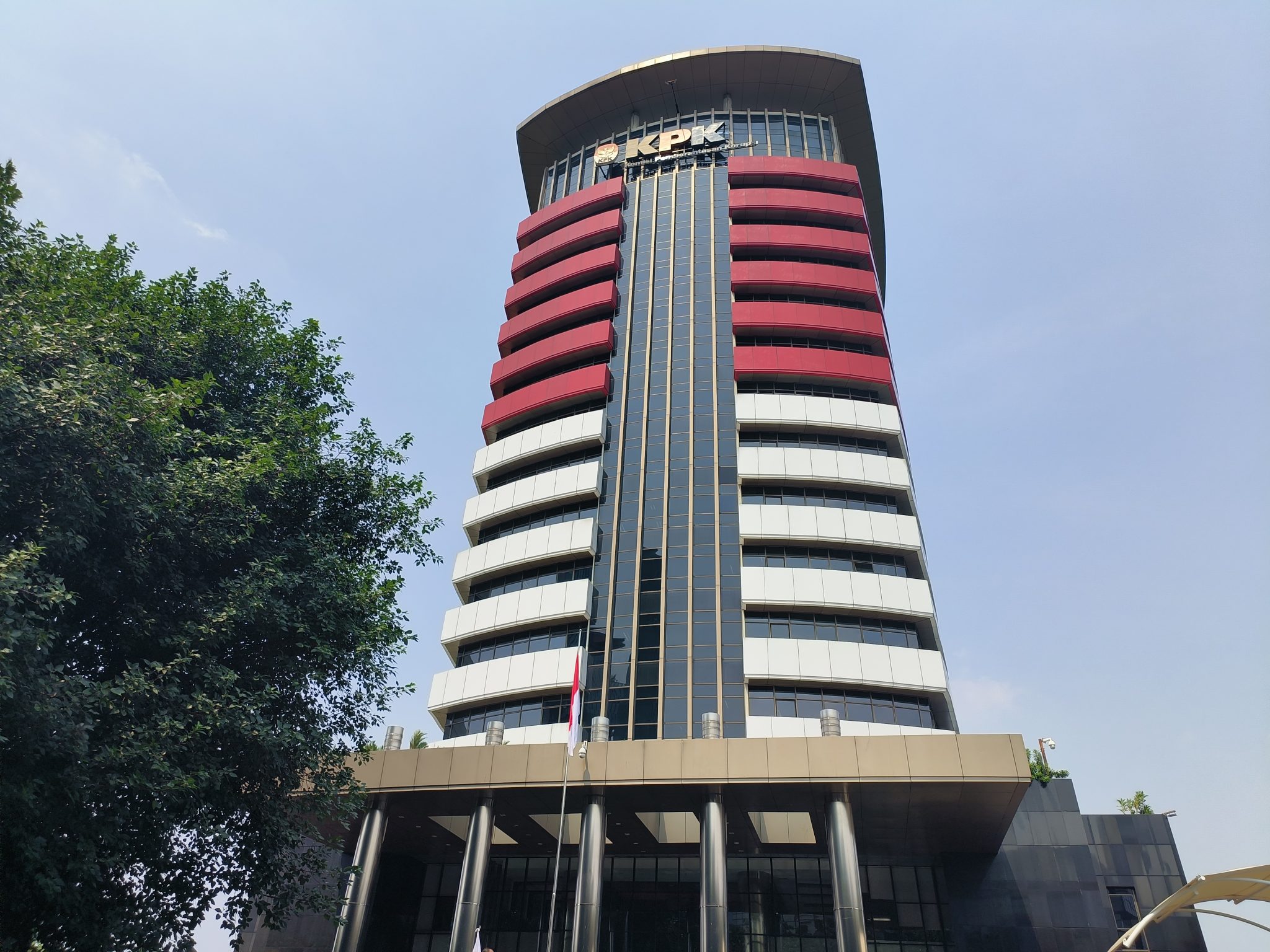 KPK Detains 7 North Sumatra BBPJN Officials in Road Project Bribery…