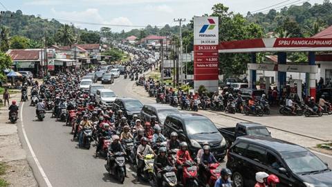 Cinquième jour de crise de BBM : 4 km d'anticipation, 45 000 Rp à…