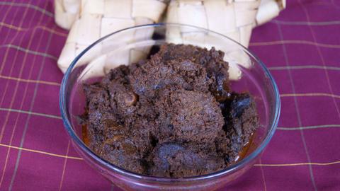 Rezept für zartes Rindfleisch-Rendang: Würzmischung durchdringt das…