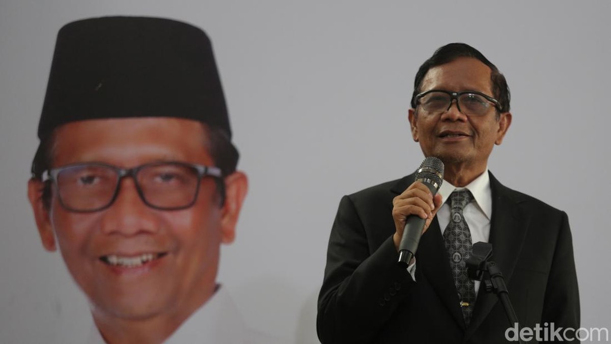Tinjauan SMRC: Mahfud MD tewaskan Anies, Ahok, hingga KDM